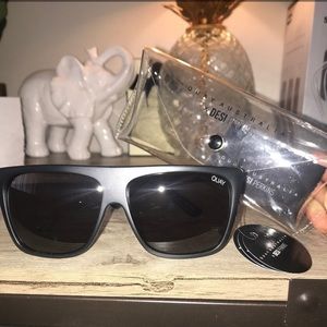 Quay OTL II Black/Smoke Sunglasses